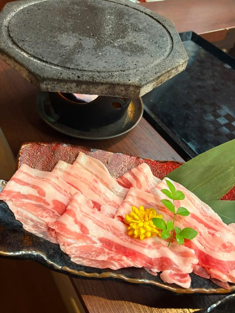 黒豚しゃぶしゃぶ溶岩焼き